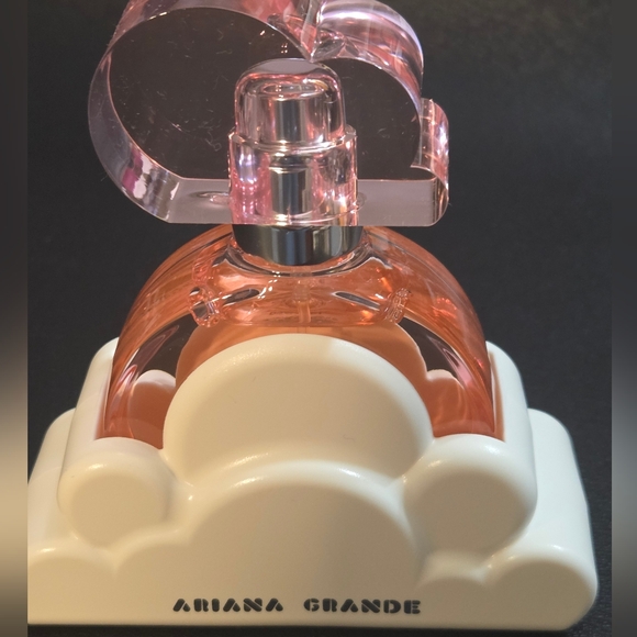 Ariana Grande Cloud Pink Perfume 30 ml - Picture 6 of 8